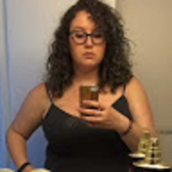 Meet your Posher, Sarah - Picture 1 of 1